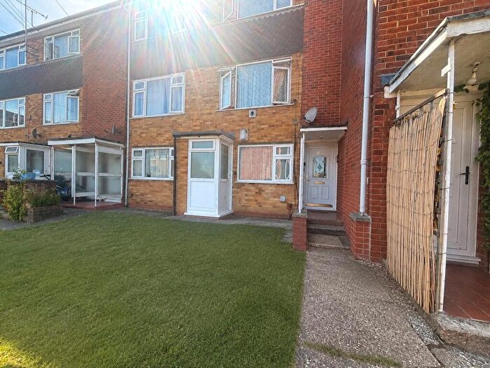 2 Bedroom End Of Terrace House To Rent In Scott Avenue, Rainham, Gillingham, Kent, ME8