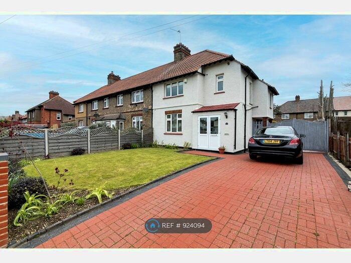 3 Bedroom End Of Terrace House To Rent In Philippa Gardens, London, SE9