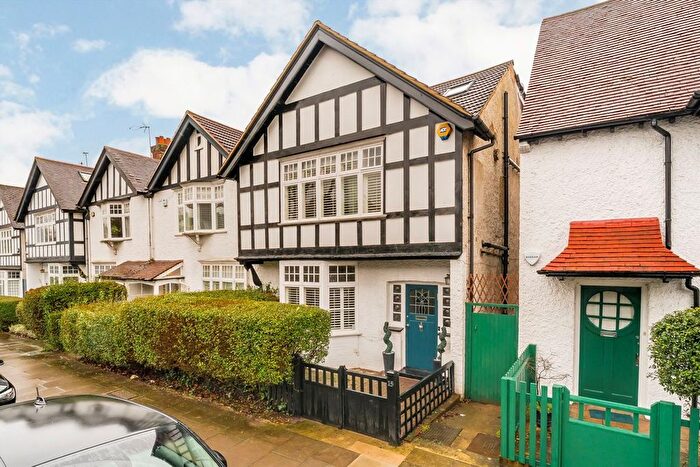 4 Bedroom Property For Sale In Temple Fortune Lane, Golders Green, NW11