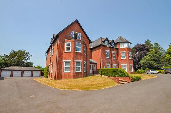 2 Bedroom Apartment For Sale In Cranfield Avenue, Wimborne, BH21