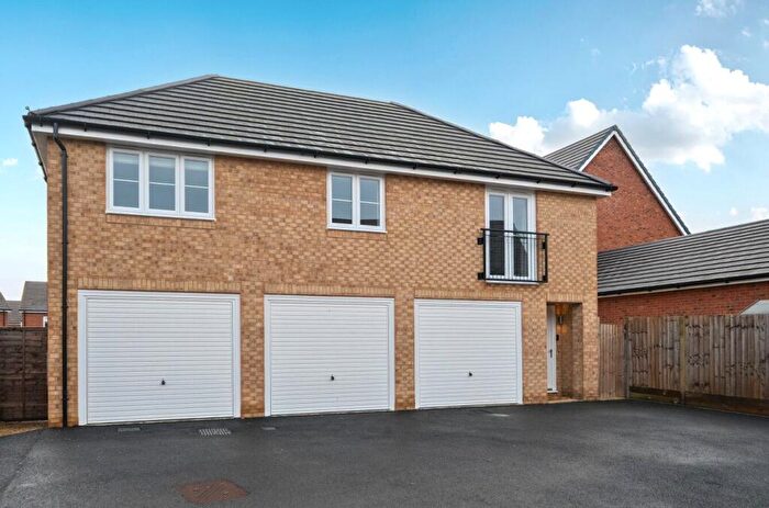 2 Bedroom Coach House For Sale In Clarendon Row, Shinfield, Reading, RG2