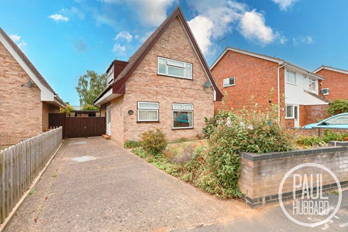 3 Bedroom Detached House For Sale In Kevington Drive, Oulton Broad, NR32