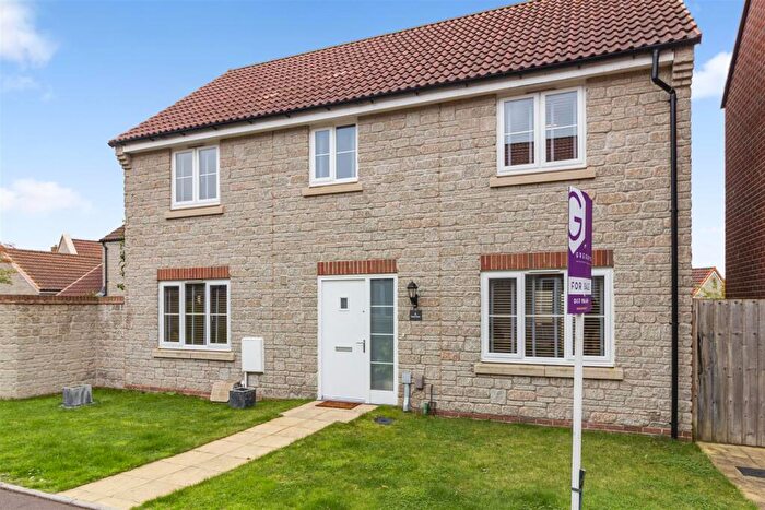 4 Bedroom Detached House For Sale In Daisy Close, Keynsham, Bristol, BS31