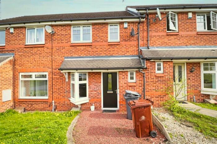 2 Bedroom Town House To Rent In Evelyn Place, Leeds, West Yorkshire, LS12