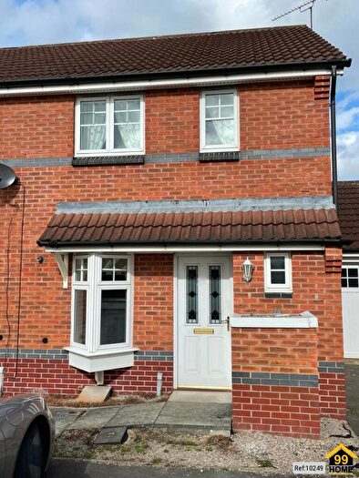 2 Bedroom End Of Terrace House To Rent In Canal Way, Hinckley, Leicestershire, LE10