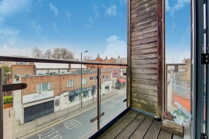 2 Bedroom Flat To Rent In Clapham Park Road, Clapham, London, SW4