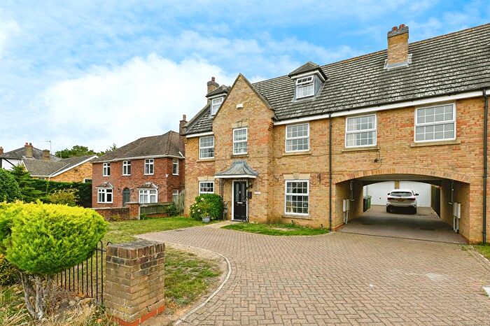 5 Bedroom Link Detached House For Sale In Broomhill, Downham Market, PE38