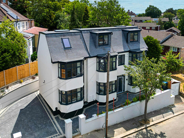 6 Bedroom Detached House To Rent In Kingslyn Crescent, London, SE19