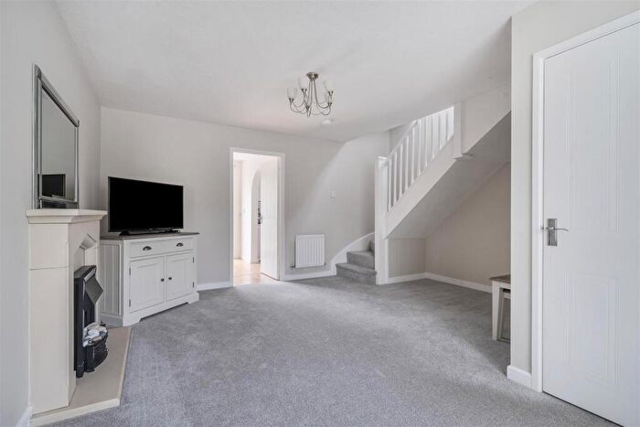 3 Bedroom Detached House For Sale In Sutherland Crescent, Chippenham, SN14
