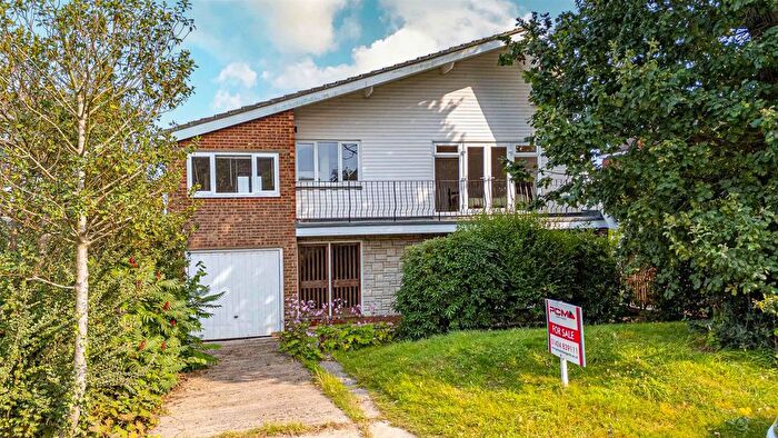 4 Bedroom Detached House For Sale In Pine Avenue, Hastings, TN34