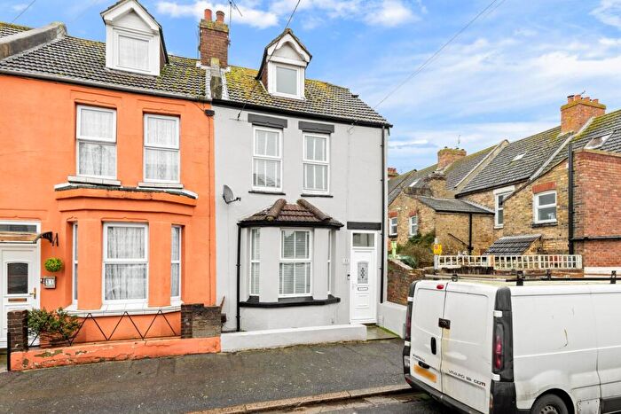 3 Bedroom End Of Terrace House For Sale In Invicta Road, Folkestone, CT19
