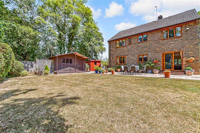 4 Bedroom Detached House For Sale In Ashford Road, High Halden, Kent, TN26