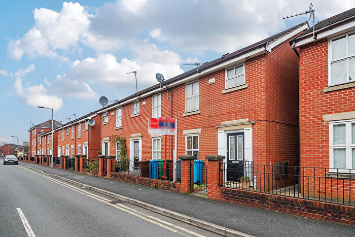3 Bedroom Terraced House To Rent In Heron Street, Manchester, M15