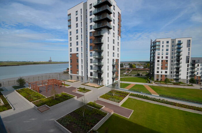 2 Bedroom Apartment To Rent In Peninsula Quay, Pegasus Way, Gillingham, ME7