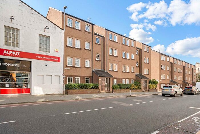 1 Bedroom Flat For Sale In Causewayside, Edinburgh, EH9