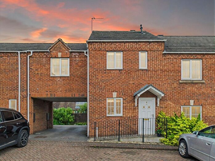 2 Bedroom End Of Terrace House For Sale In Blackburn Way, Nottingham, NG5