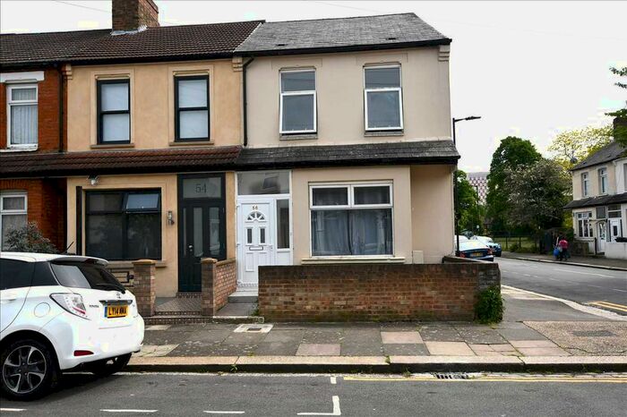 3 Bedroom Property To Rent In Argyle Road, London, N18