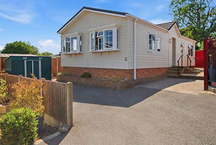 2 Bedroom Park Home For Sale In Wessex Park, Bullington Lane, Sutton Scotney, SO21