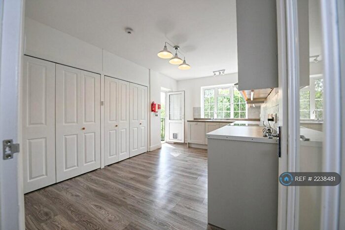 3 Bedroom Flat To Rent In Grange Street, St. Albans, AL3