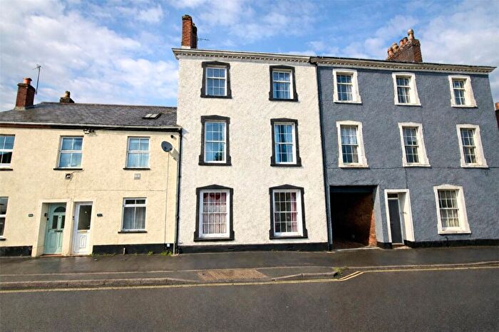 2 Bedroom Apartment To Rent In East Street, Crediton, Devon, EX17