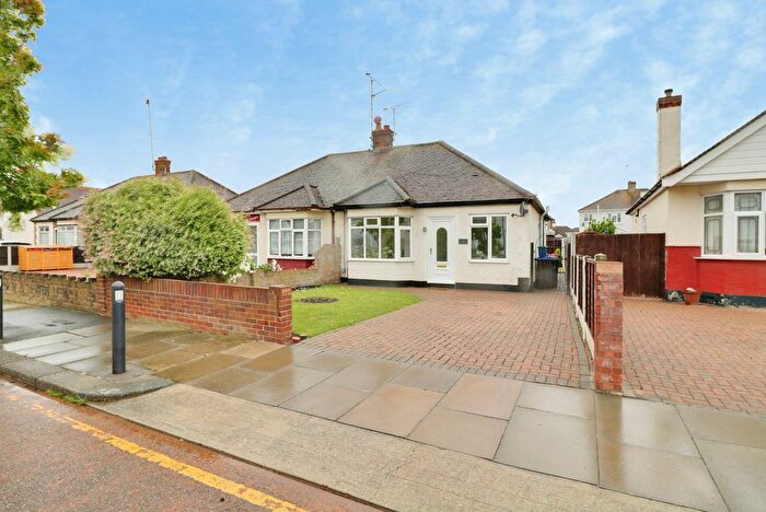 2 Bedroom Bungalow To Rent In Thornford Gardens, Southend-On-Sea, SS2