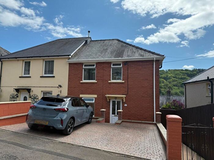 3 Bedroom Semi-Detached House For Sale In Waunddu, Pontnewynydd, Pontypool, NP4