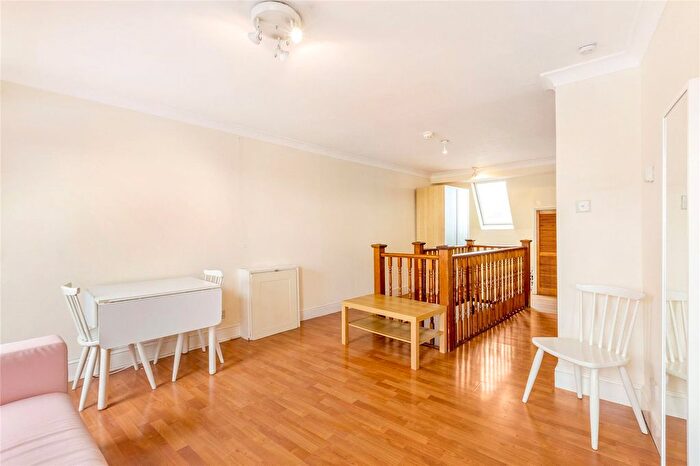 1 Bedroom Flat To Rent In Earls Court Road, London, SW5