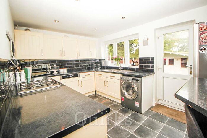 2 Bedroom Semi-Detached House For Sale In Redwing Drive, Billericay, CM11