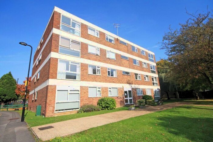 2 Bedroom Flat To Rent In Langham Gardens, London, W13