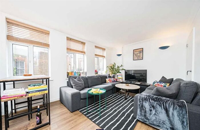 1 Bedroom Flat To Rent In Stoke Newington High Street, London, N16