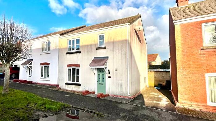 3 Bedroom Semi-Detached House To Rent In Windsor Crescent, Chard, Somerset, TA20