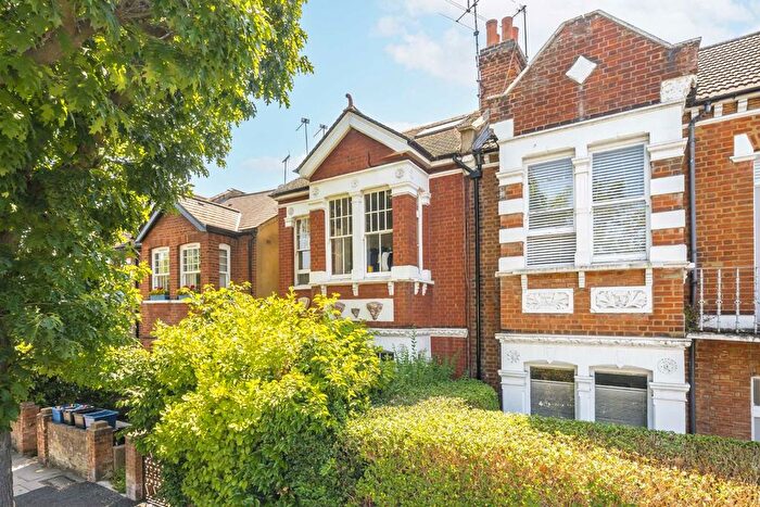 5 Bedroom Property For Sale In St. Margarets Road, St Margarets, TW1