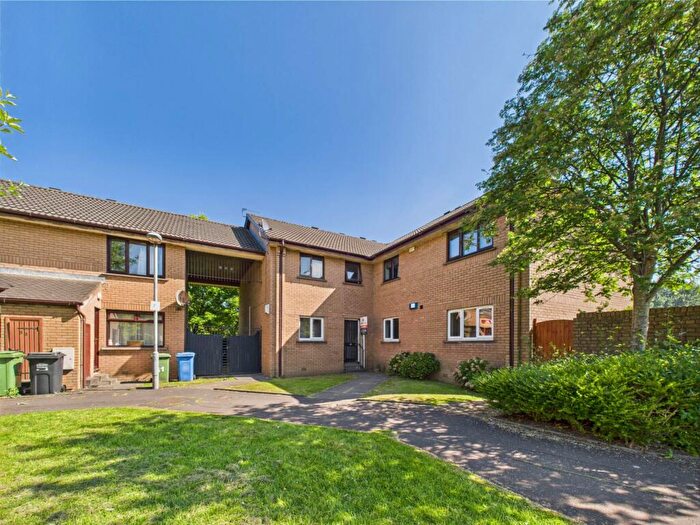 2 Bedroom Flat To Rent In Robson Grove, Glasgow, G42