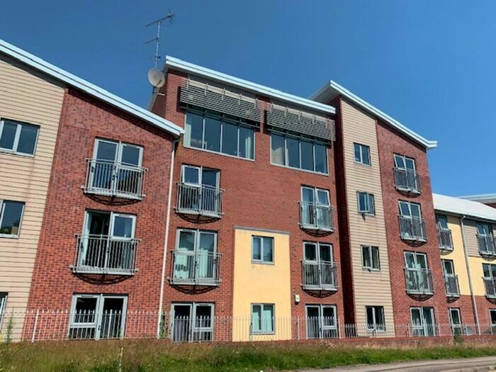 3 Bedroom Apartment To Rent In Drapers Fields, Coventry, CV1
