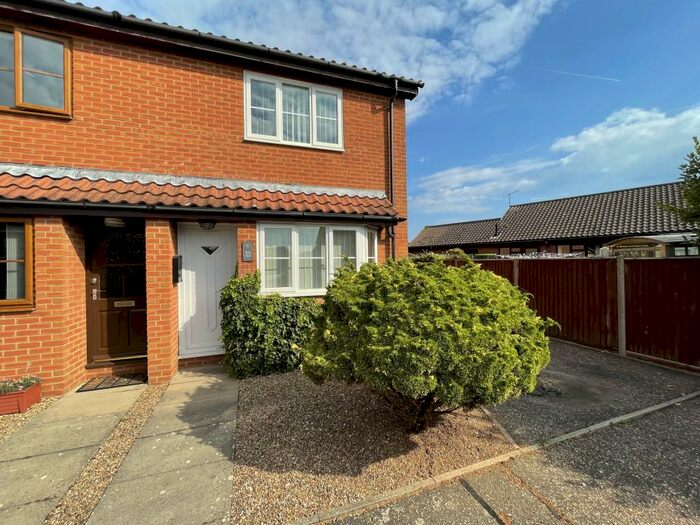 2 Bedroom House To Rent In Fairstead Close, North Walsham, NR28