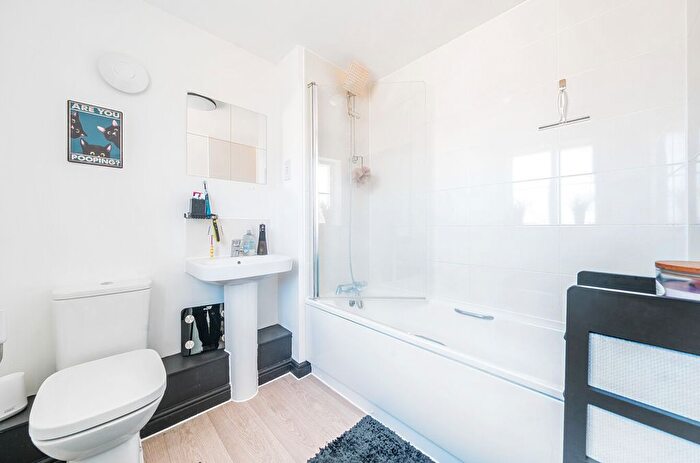 2 Bedroom Property For Sale In Angora Road, Andover, SP11