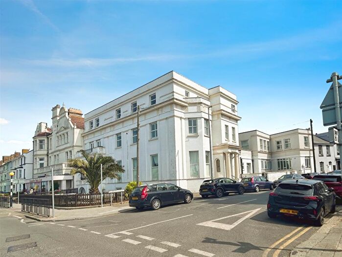 2 Bedroom Flat For Sale In Richmond Street, Herne Bay, CT6