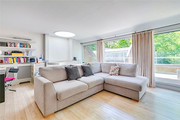 3 Bedroom Terraced House To Rent In Hippodrome Mews, Holland Park, W11