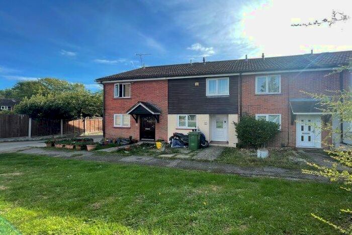 2 Bedroom Property To Rent In Fraser Close, Basildon, SS15