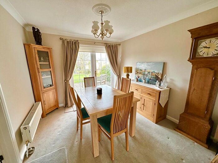 5 Bedroom Detached House For Sale In Stratford Road, Ash Vale, GU12