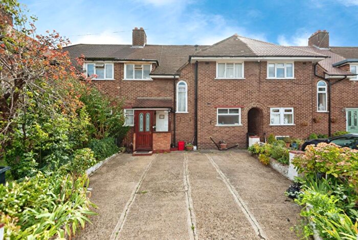 4 Bedroom House For Sale In Potters Grove, New Malden, KT3