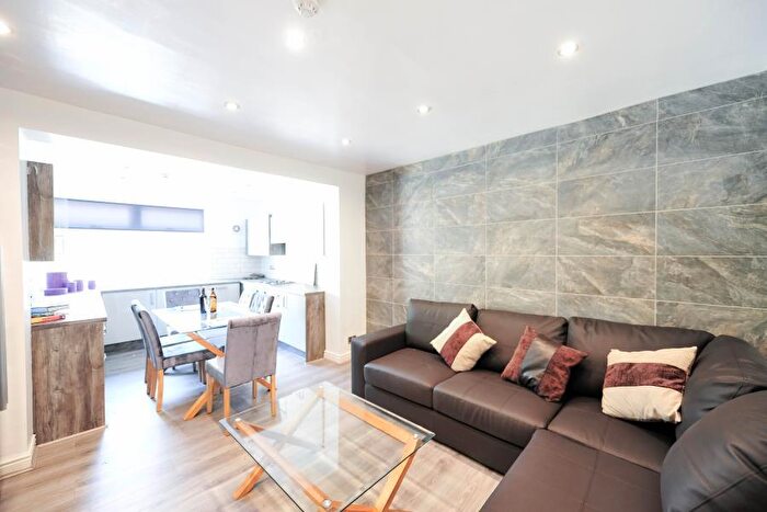 5 Bedroom Terraced House To Rent In Spring Bank Crescent, Hyde Park, Leeds, LS6