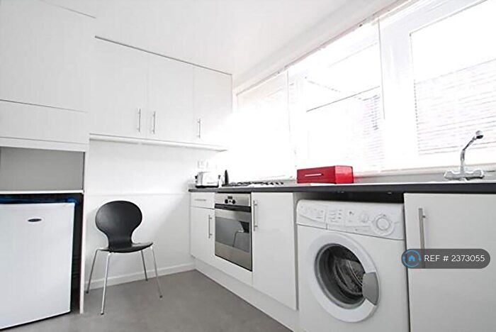 1 Bedroom Flat To Rent In Levison Way, London, N19