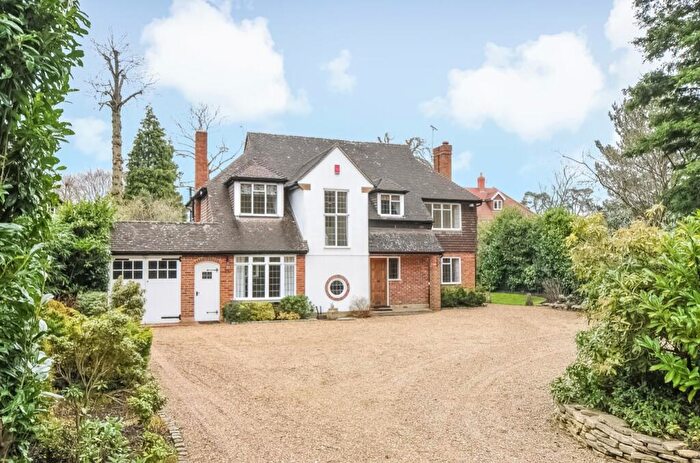 4 Bedroom Detached House To Rent In Granville Close, St Georges Hill, Weybridge, Surrey, KT13