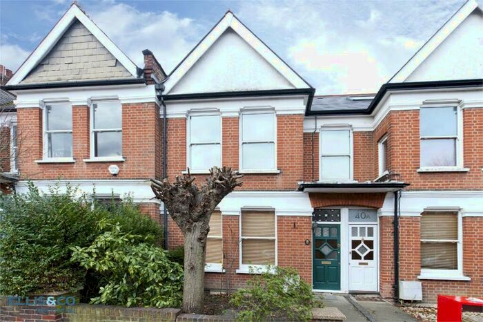 3 Bedroom Apartment To Rent In Sedgemere Avenue, East Finchley, N2