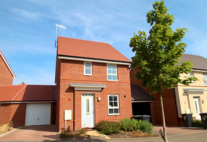 3 Bedroom Detached House To Rent In Admiral Avenue, Hemel Hempstead, HP2