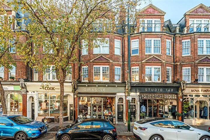 2 Bedroom Flat To Rent In High Street, Teddington, TW11