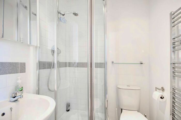 2 Bedroom Flat For Sale In Martello Street, London Fields, London, E8