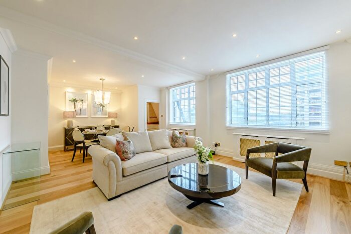 3 Bedroom Flat To Rent In Park Road, London, NW8