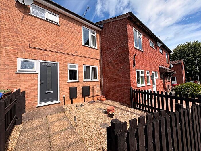 3 Bedroom Terraced House For Sale In Jennings Close, Daventry, Northamptonshire, NN11